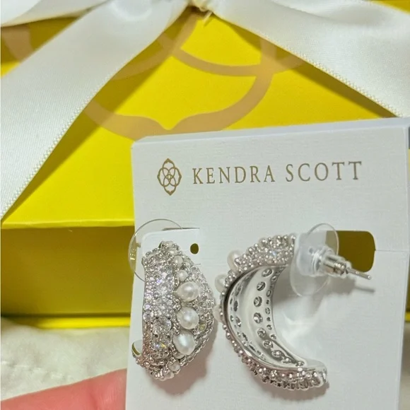 NWT Kendra Scott Krista Silver Hoop Earrings in White Mix with Pearls - Picture 5 of 9